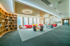 去美国留学考什么